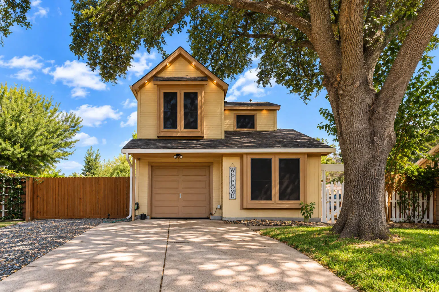 Photograph of 11528 teaside drive